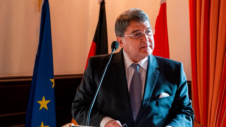 Ce i-a spus Keith Kellogg ministrului Emil Hurezeanu despre bazele americane din România