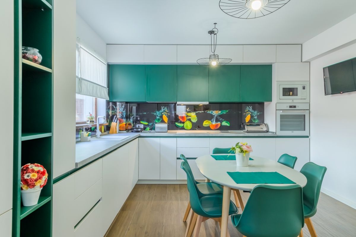 Amenajare moderna in culori vii  Casa 140 mp