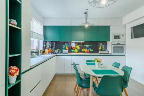 Amenajare moderna in culori vii Casa 140 mp