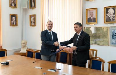 UBB și Microsoft România încheie un parteneriat strategic în domeniul digitalizării