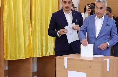 Operațiune uriașă de influențare a alegerilor în favoarea lui George Simion în diaspora. Pe TikTok