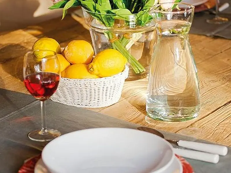 Infuzia verii în casa ta: 4 idei luminoase pentru un decor proaspăt și vesel