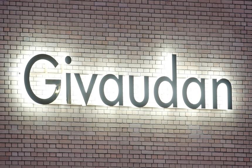 Val de procese antitrust în SUA împotriva a patru mari producători de arome şi parfumuri europeni şi americani, după investigaţii în Europa