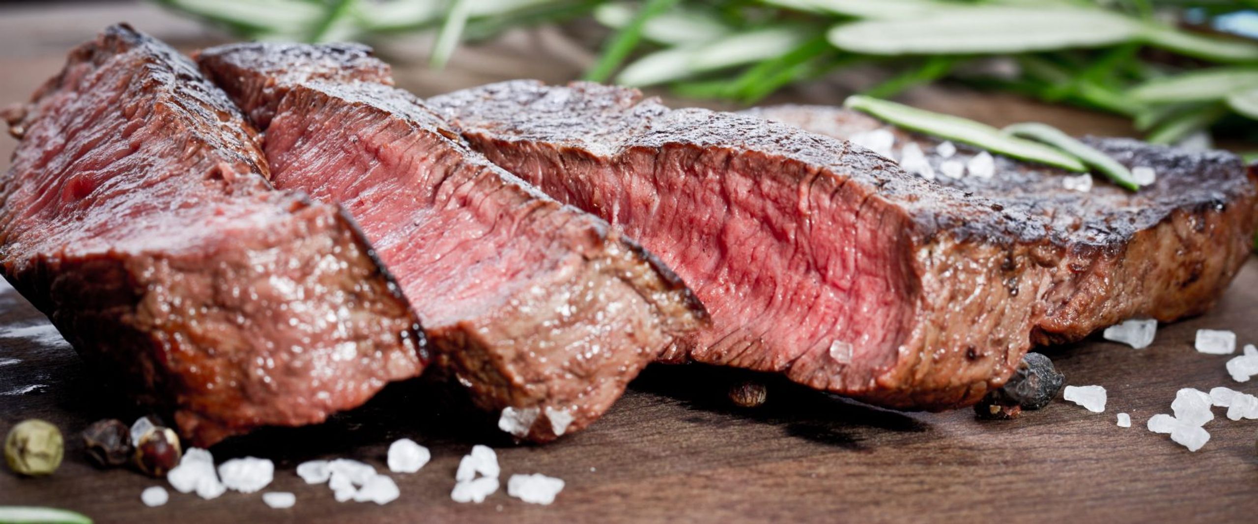 Imponer med grillet oksefilet og en moderne bearnaise-remulade