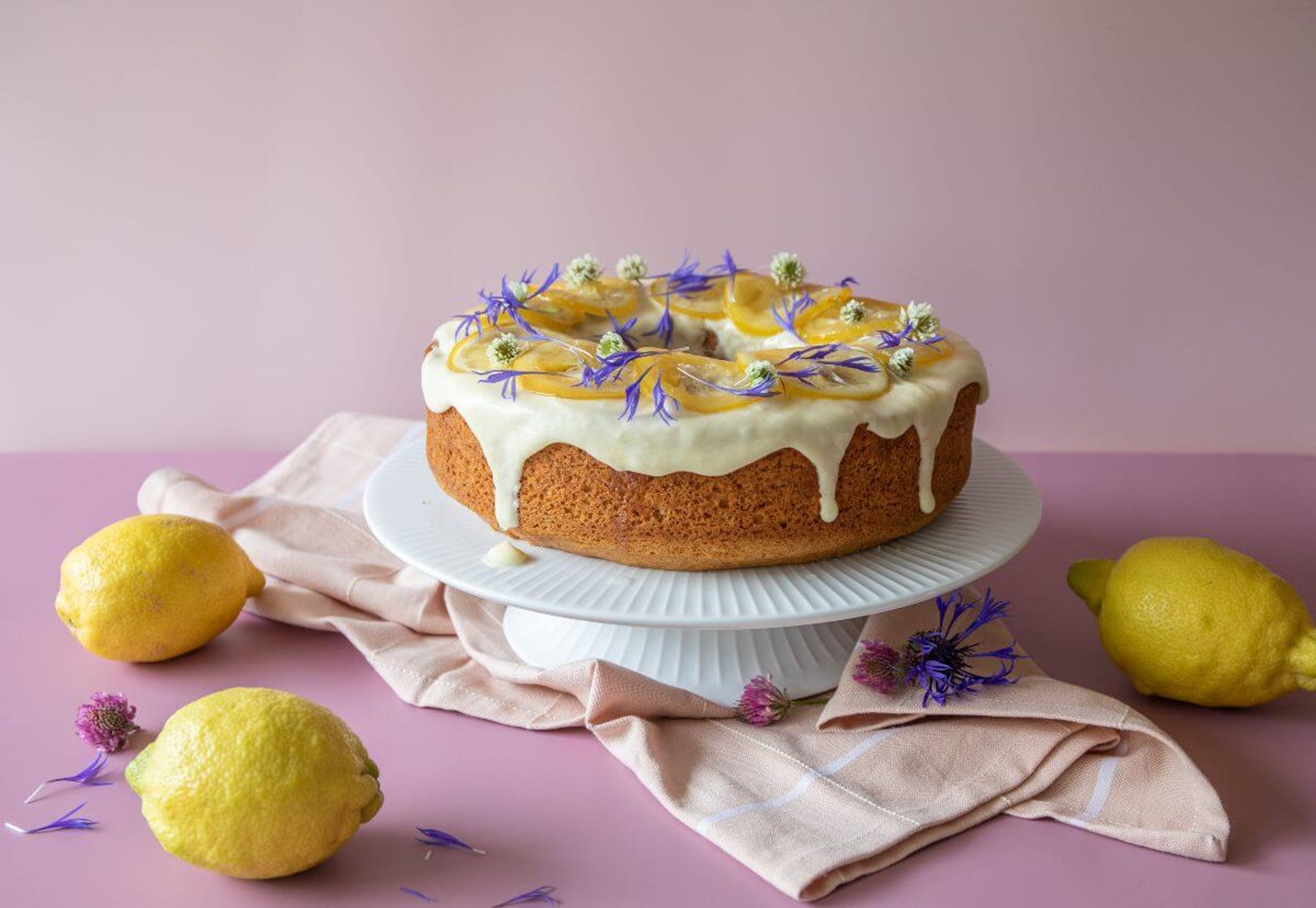 Slik baker du saftig sitronkake
