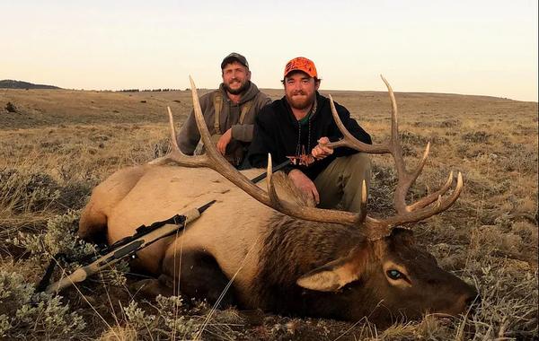 Thermopolis, Wyoming Elk Hunt with Elk and Hunters