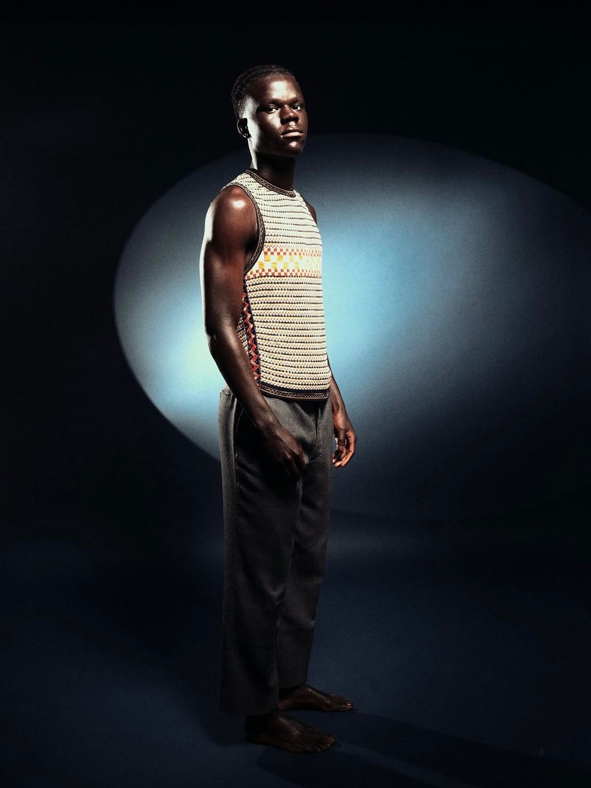 Shooting mode Homme Love La Sape fond noir au studio Marseille 