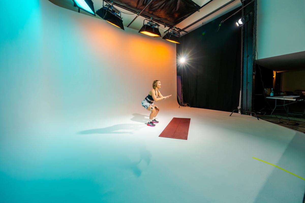 Shooting au studio cyclorama blanc à Marseille