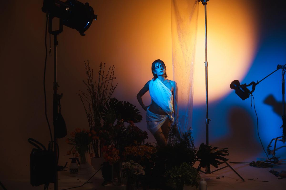 setup de lumière contraste bleu orange au studio photo Labry