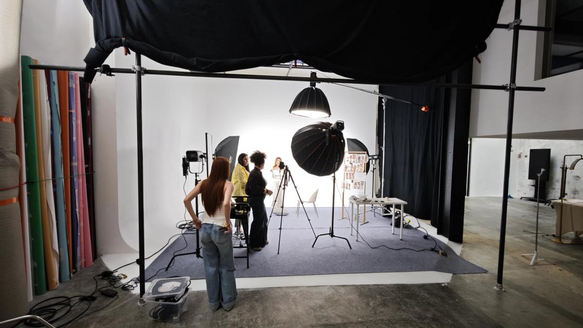 plateau de tournage cyclorama blanc au Your Studio Labry Marseille