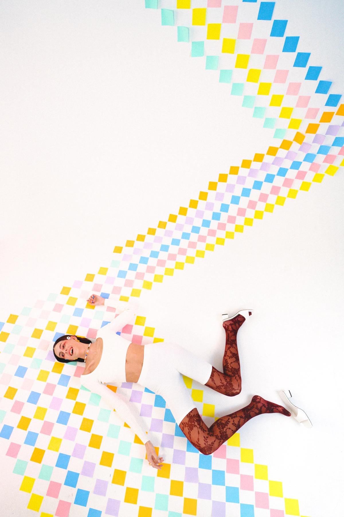 Fun photshoot avec post it au studio cyclorama à marseille