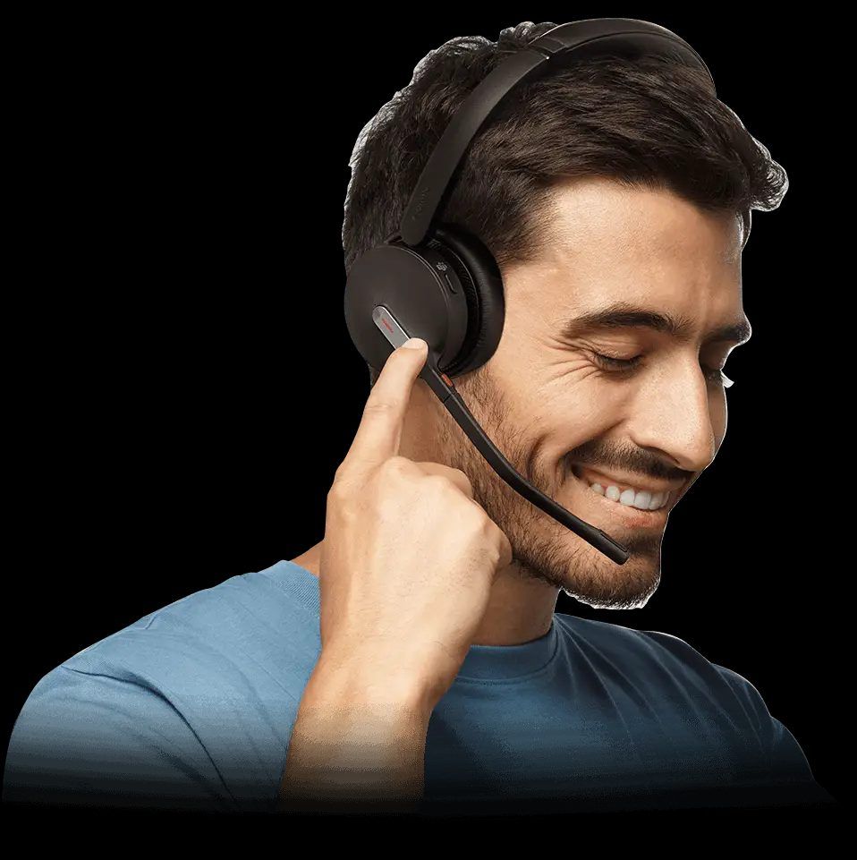 Utilisateur portant le casque Yealink BH70