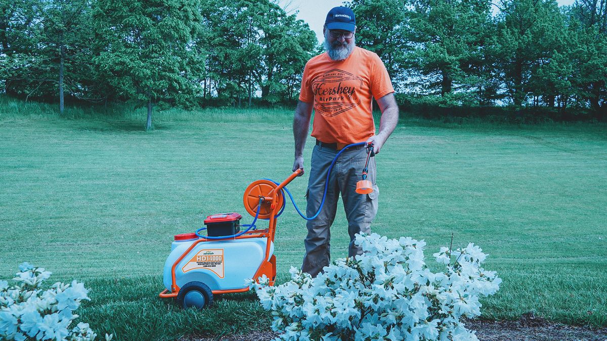 6 Factors to Look For in Choosing Superior Lawn & Garden Sprayers
