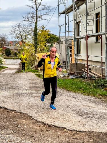 Spannende Entscheidung zur Klubmeisterschaft beim Crosslauf