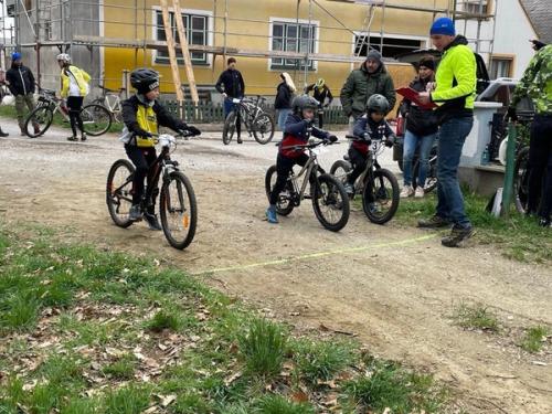 Mountainbike im Maiball
