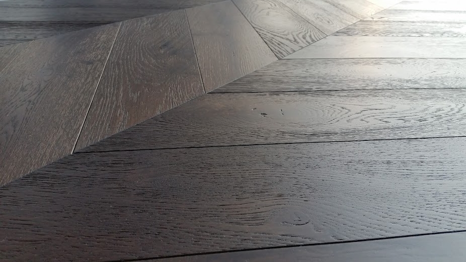 Parquet in Rovere a Spina Francese Wengè di Cabbia