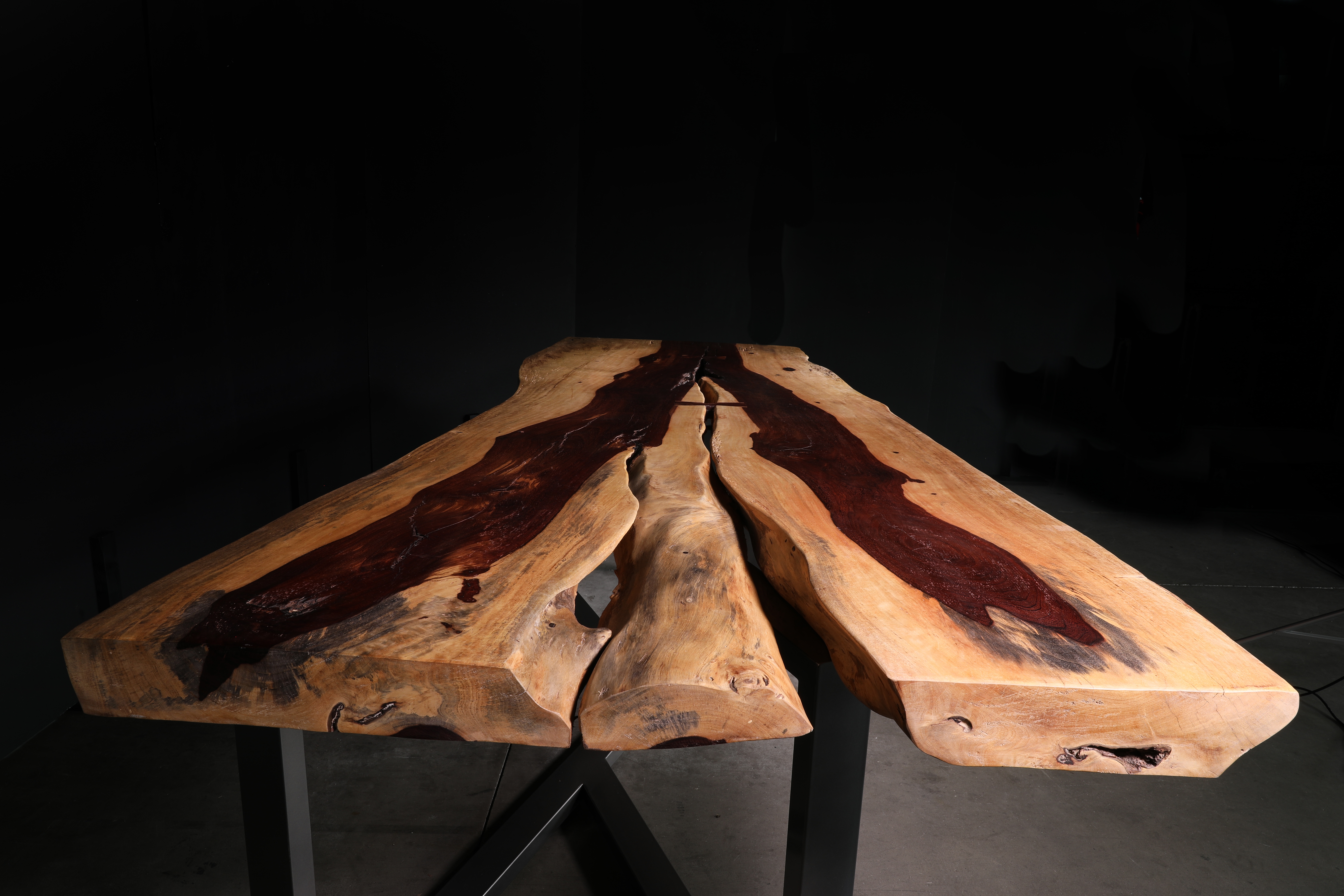 Tavolo in Tamarindo di Cabbia