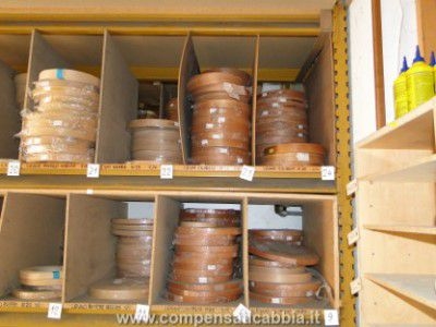 Scaffale con vari Bordi Melaminici e in legno di