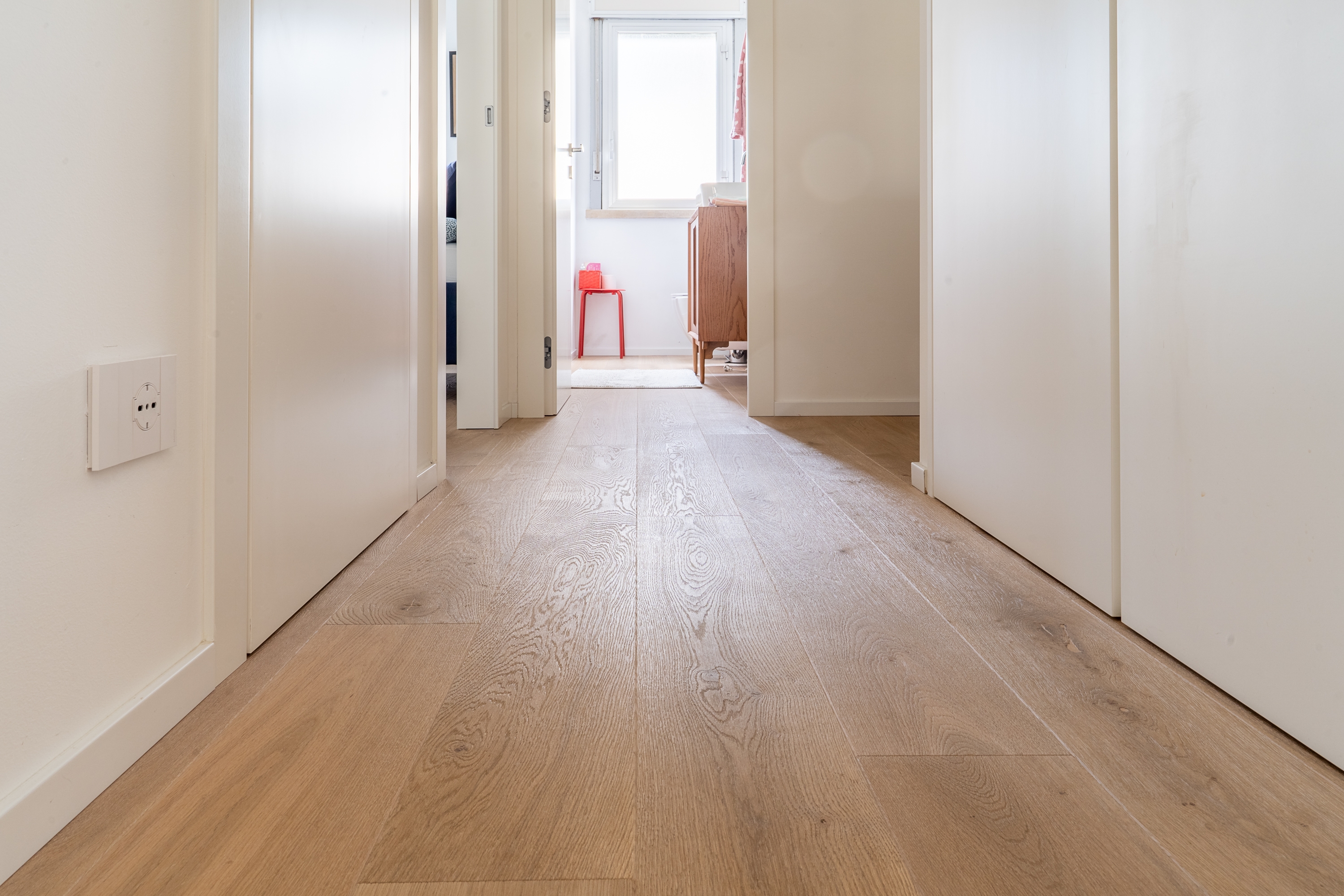 Corridoio con parquet Moravia di Cabbia