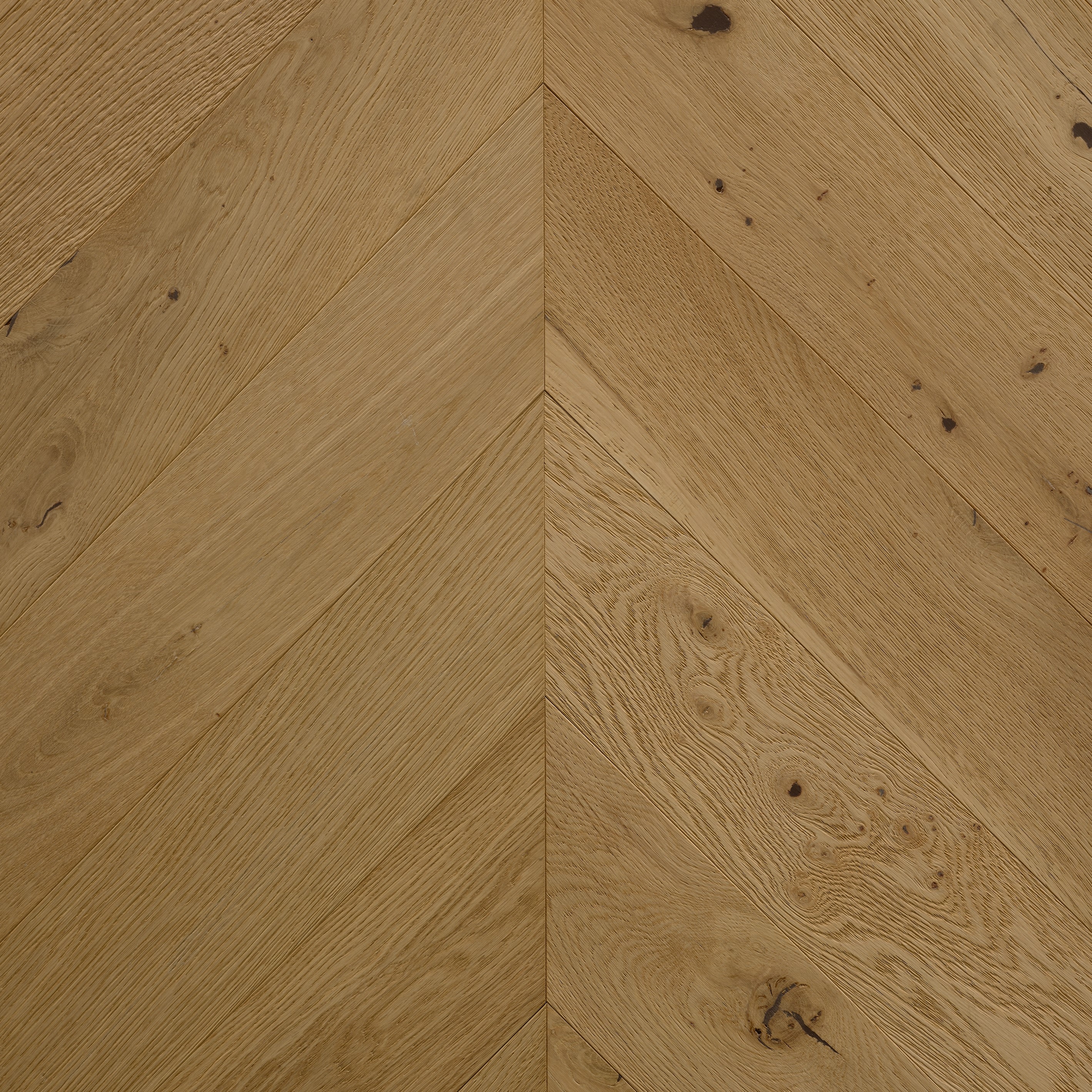 Particolare di un asse di parquet in Rovere a Spina Francese naturale di Cabbia