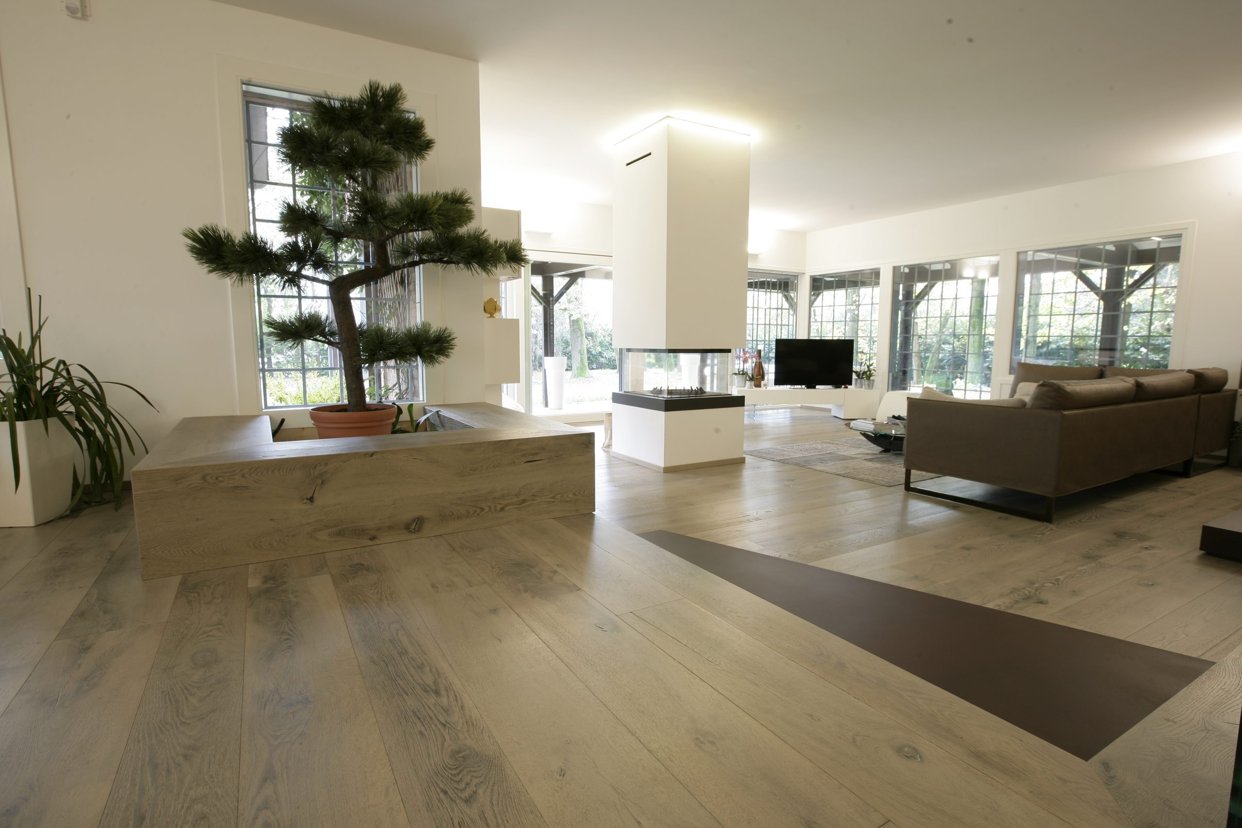 Salotto con parquet in Quercia Alsazia linea Luxury di Cabbia