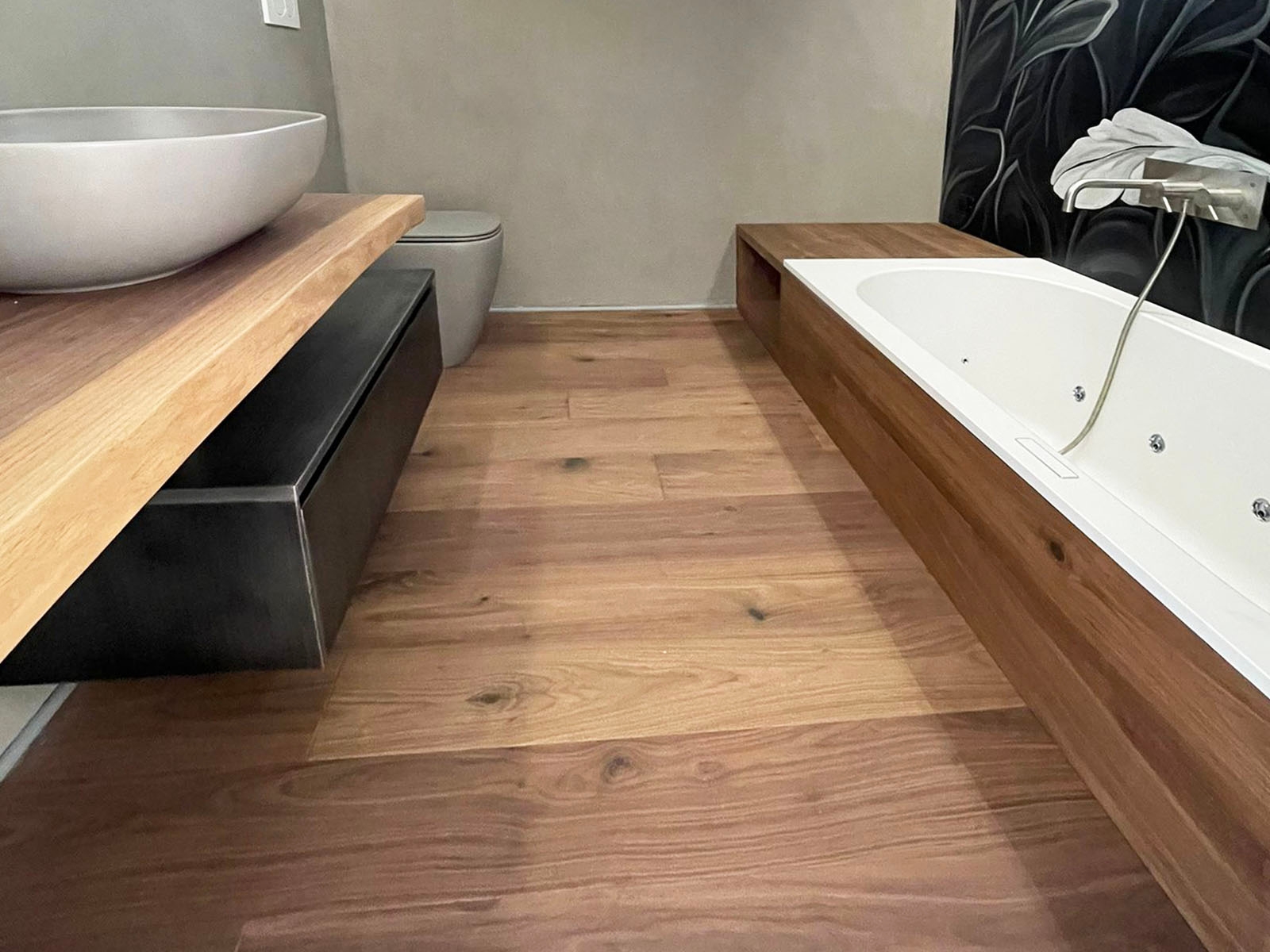 Bagno con Parquet in Teak Burma di Cabbia