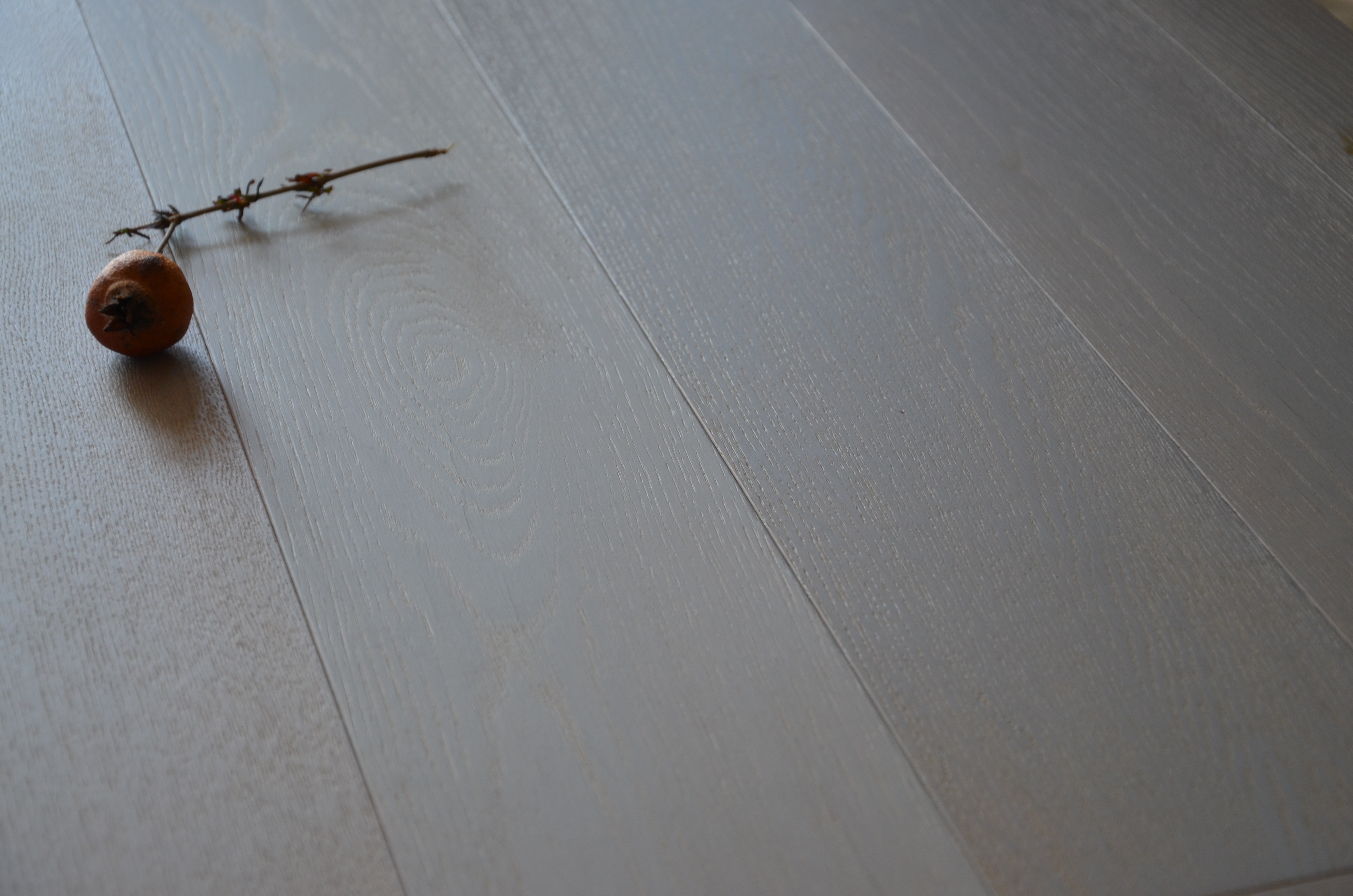 Parquet Vogue Siberia Silver Grey di Cabbia con dettaglio floreale