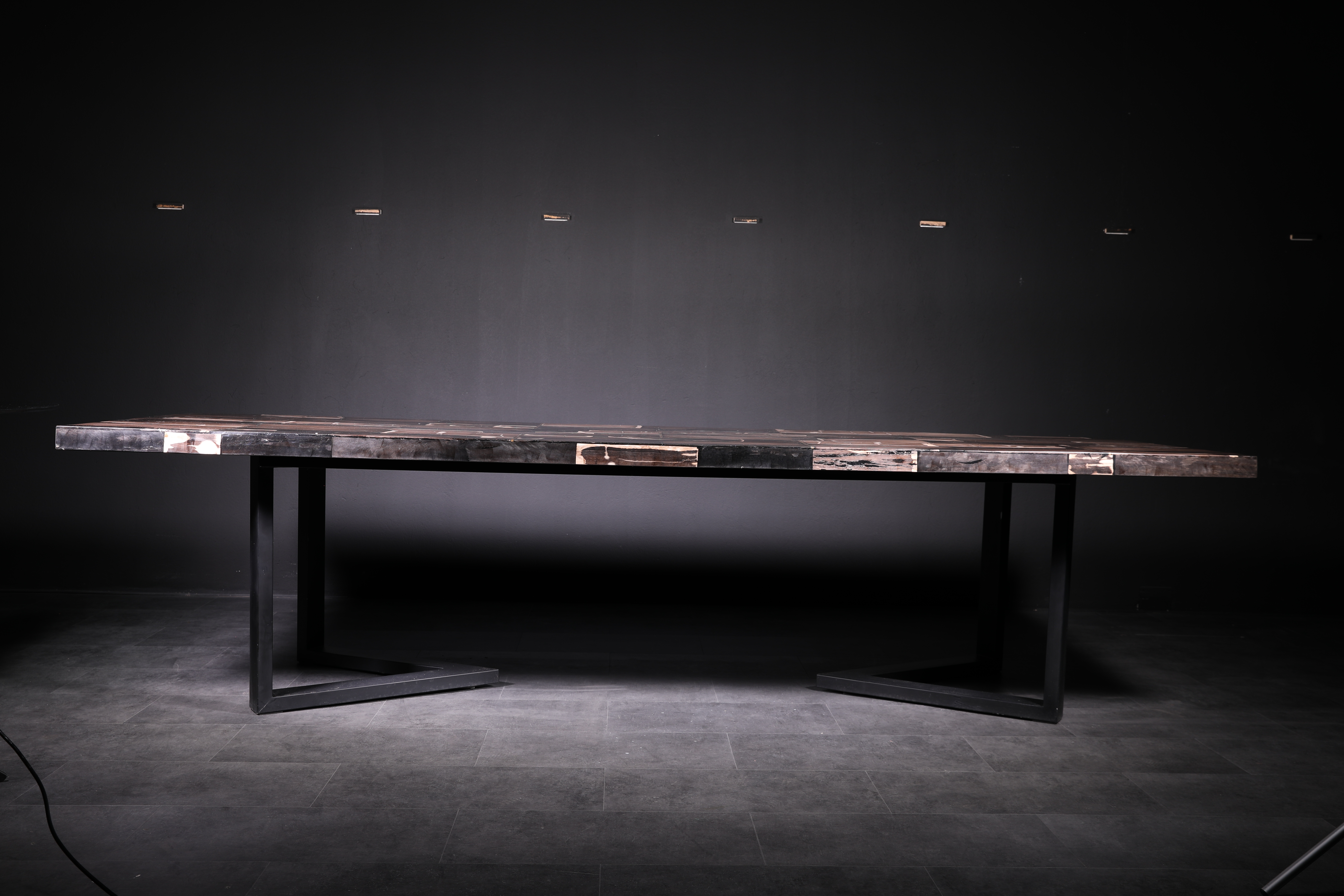 Tavolo in legno fossile di Cabbia