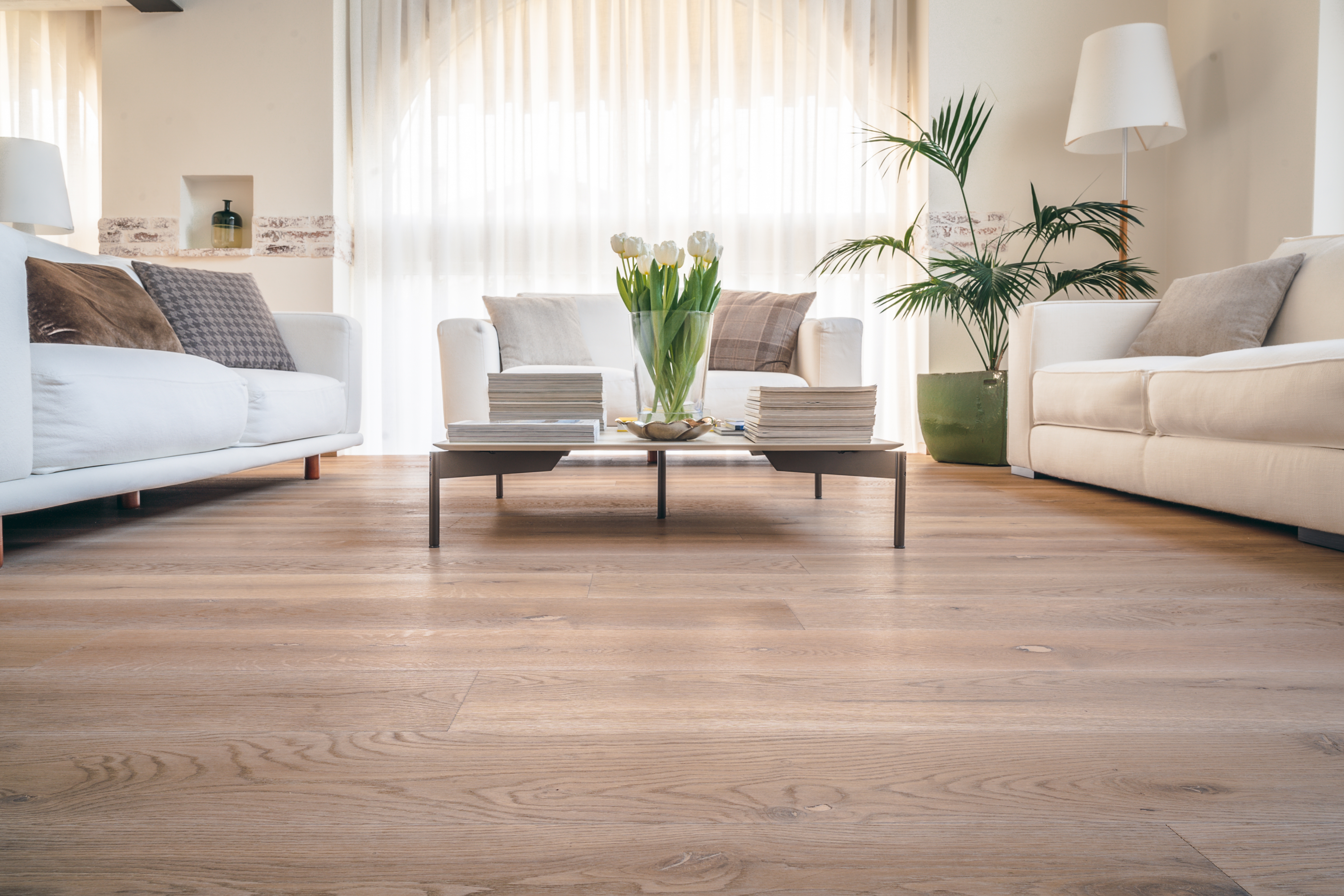 Salotto con parquet Moravia di Cabbia