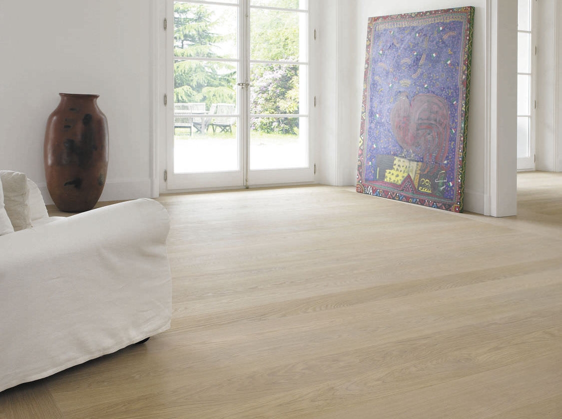 Stanza con Parquet in Rovere Naturalizzato di Cabbia