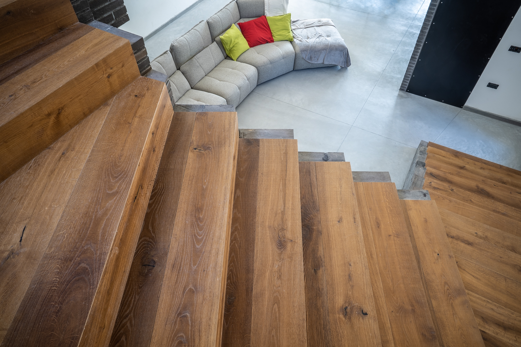 Scala in legno di Quercia Miele Taglio Sega di Cabbia