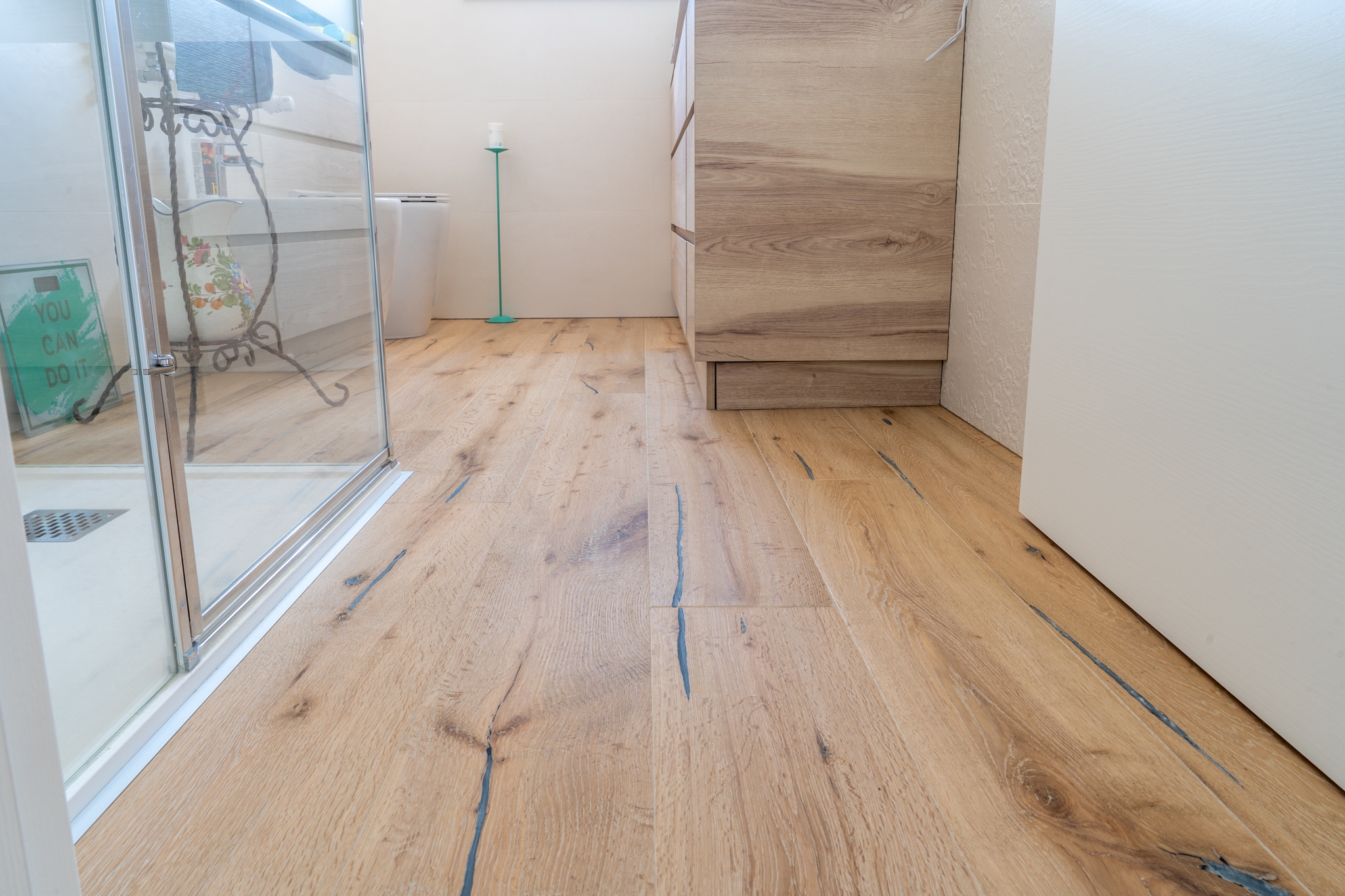 Bagno con parquet in Quercia Alsazia linea Luxury di Cabbia