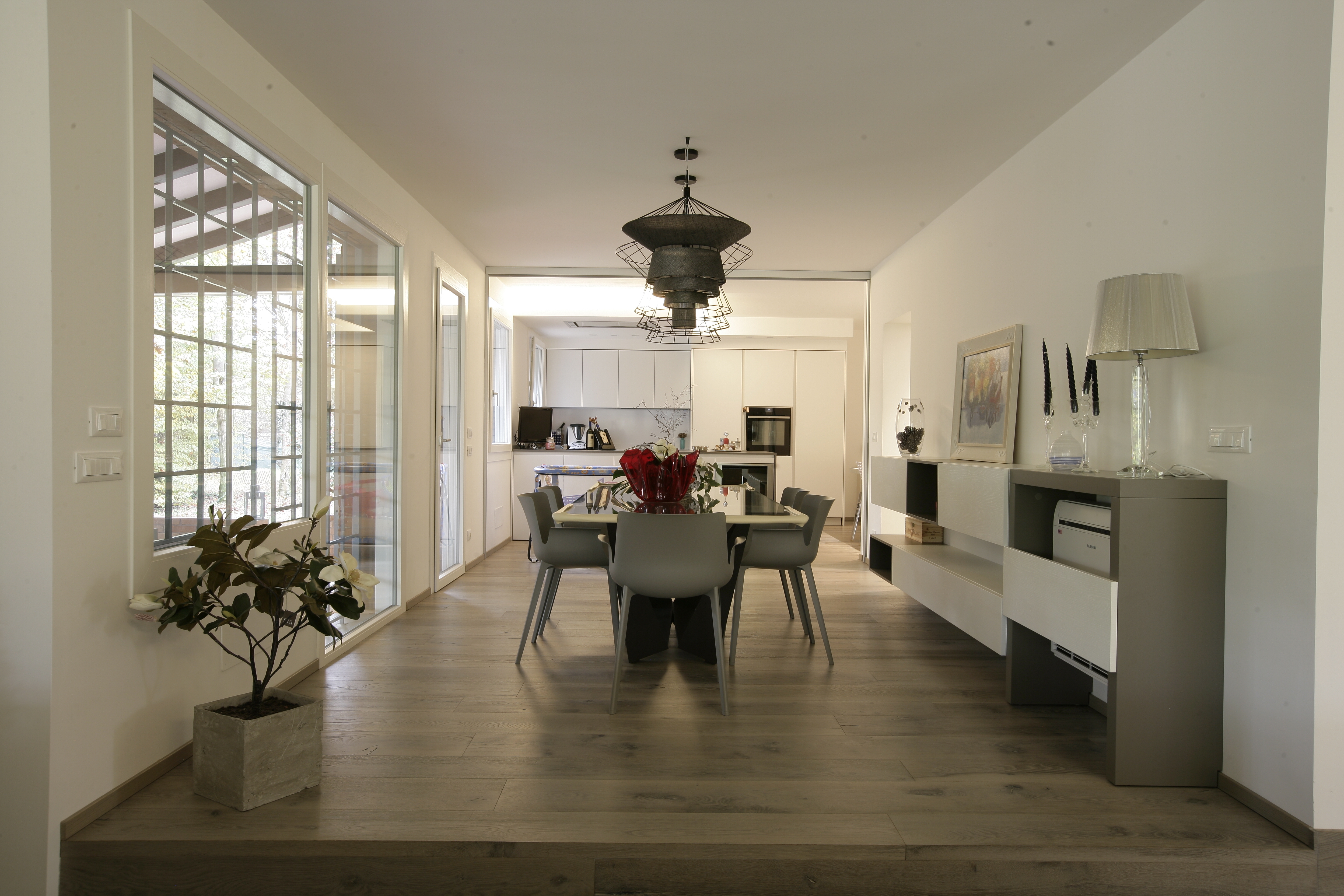 Sala da pranzo con parquet in Quercia Alsazia linea Luxury di Cabbia