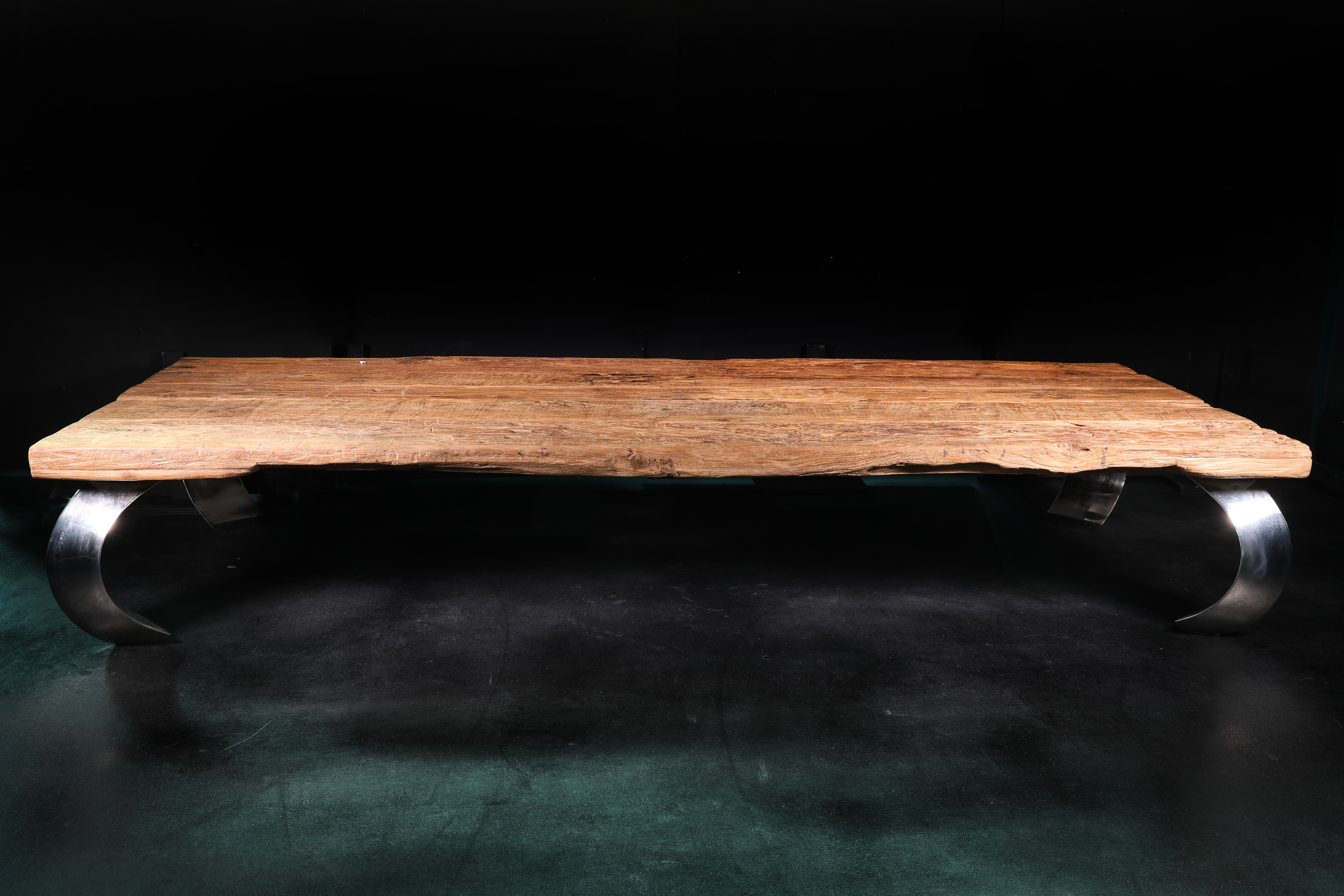 Tavolo basso di grandi dimensioni in Teak antico di recupero di Cabbia