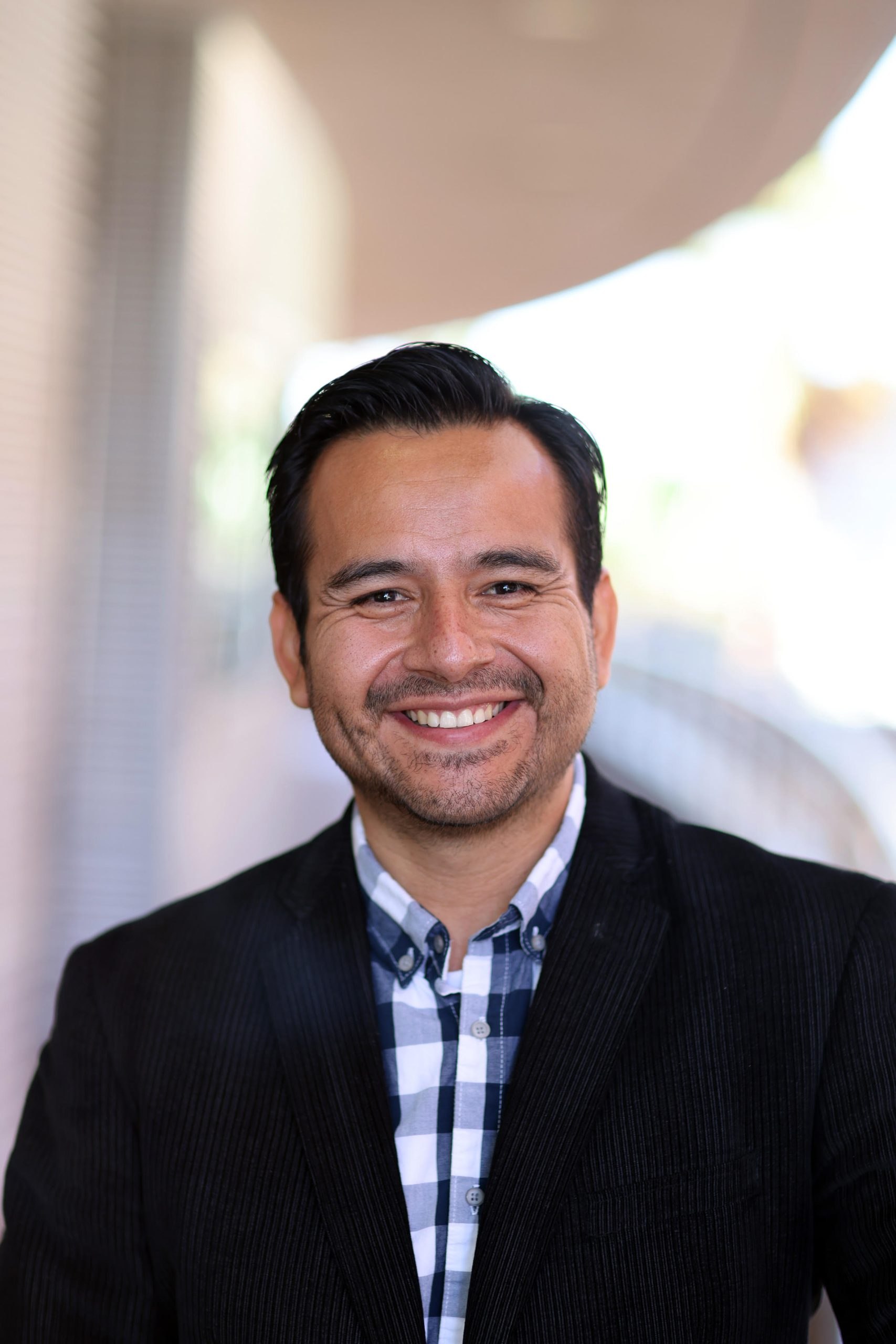 Gustavo Ramírez headshot photo
