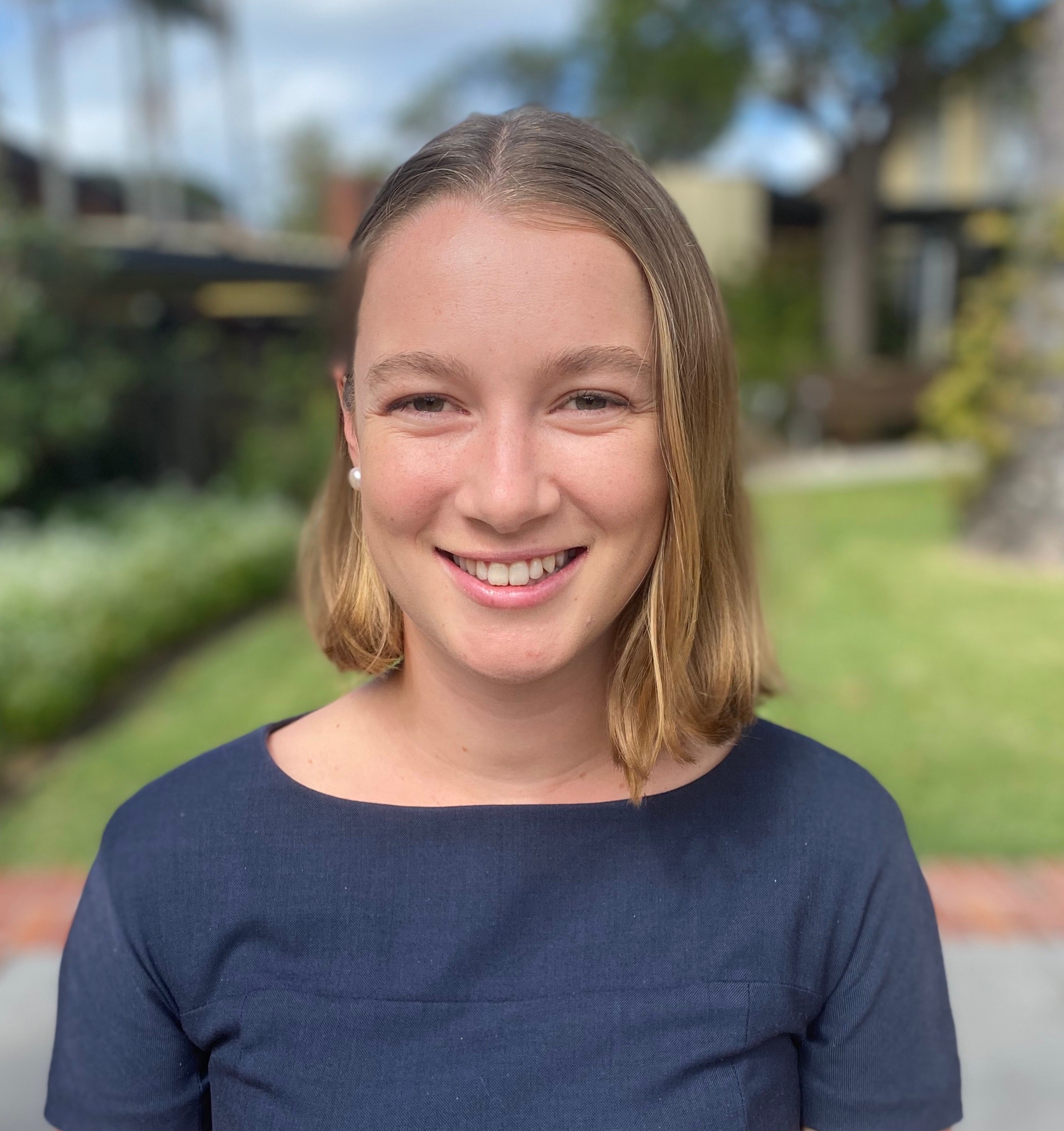 Ella Sinclair headshot photo