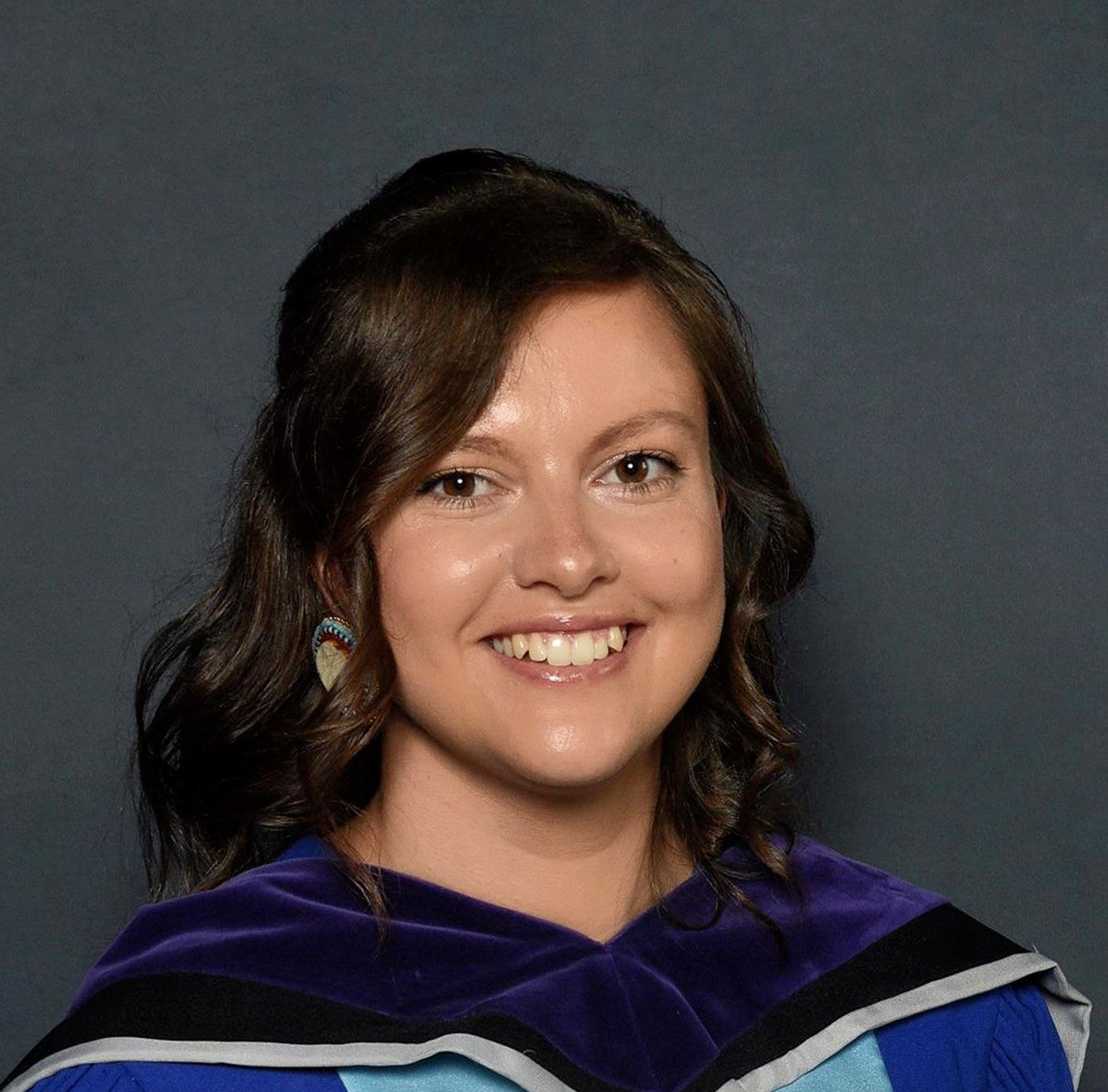 Erin Bethell headshot photo