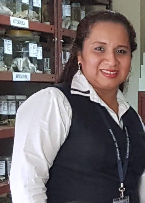 Elsa Salazar headshot photo