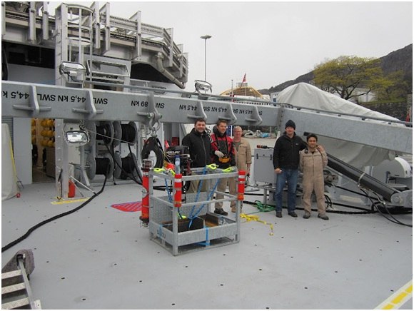 Stern A frame shown in the fully inboard position.