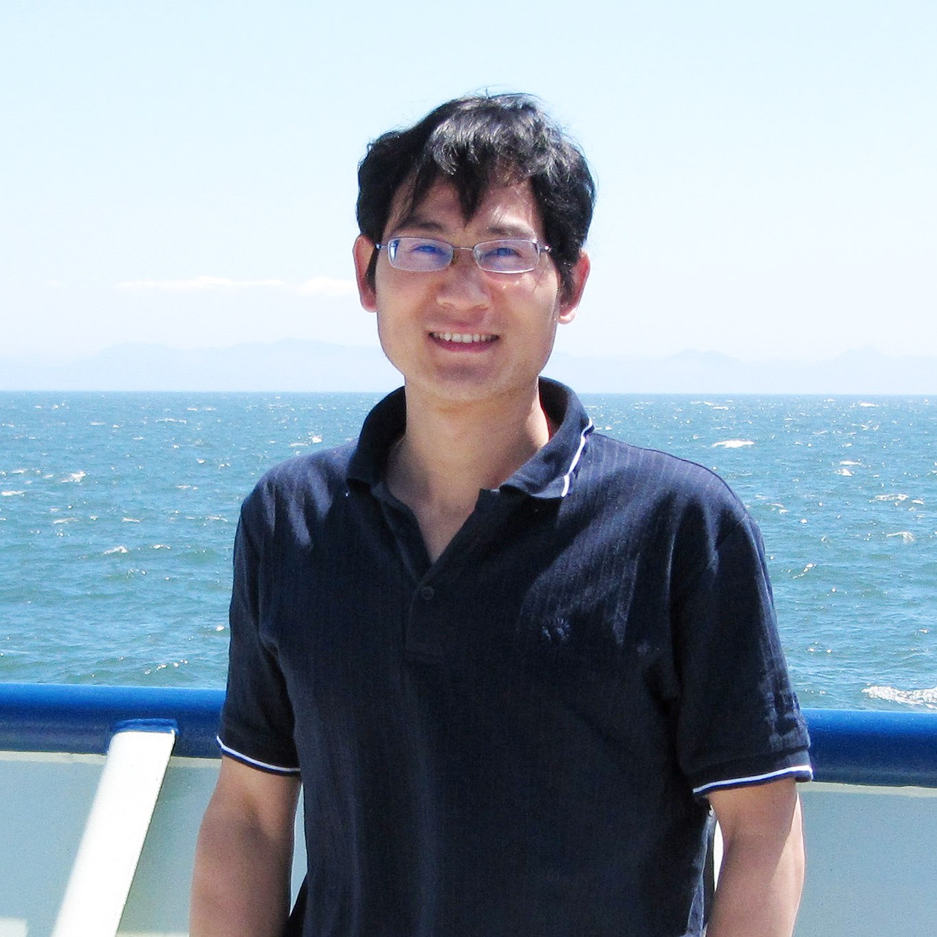 Hu Wang headshot photo
