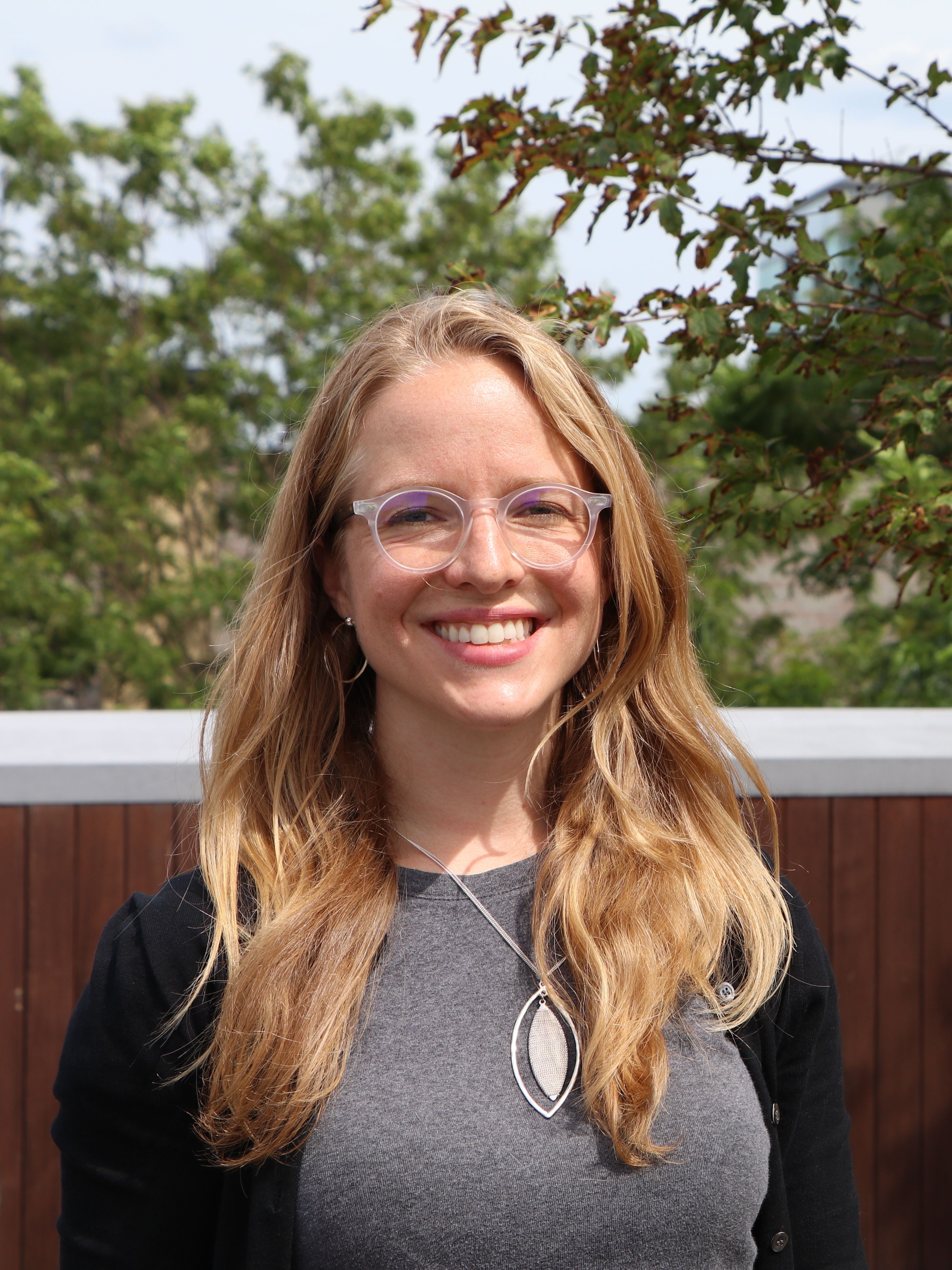 Kaitlyn Becker headshot photo