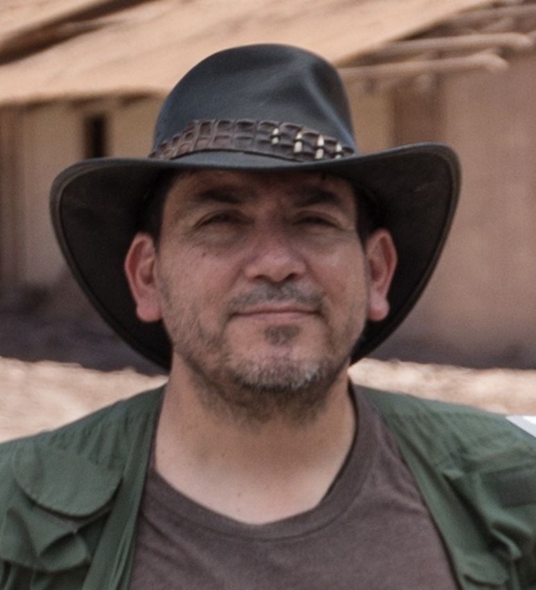 Armando Azua-Bustos headshot photo