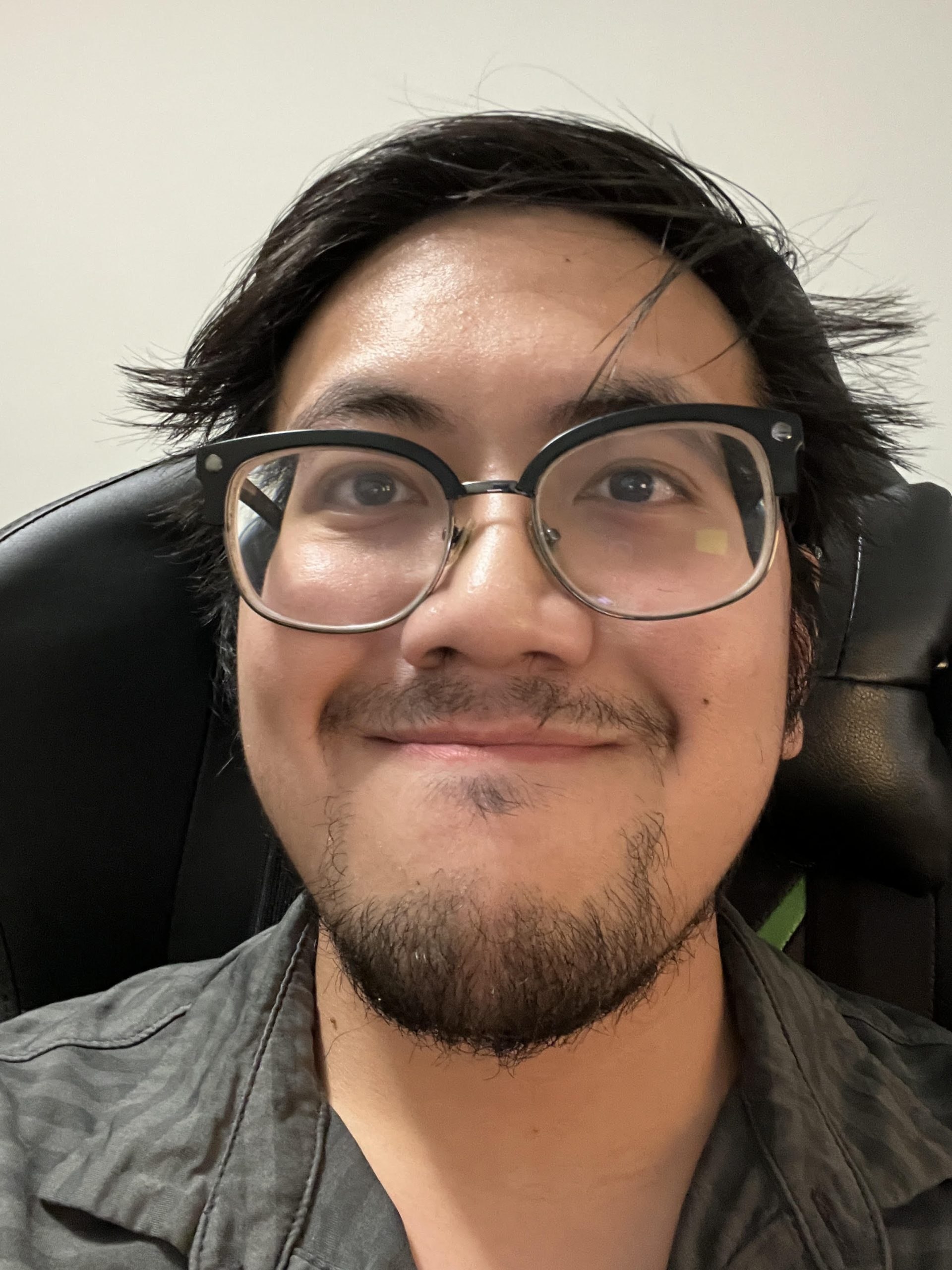 Manuel “Oscar” Almacen headshot photo