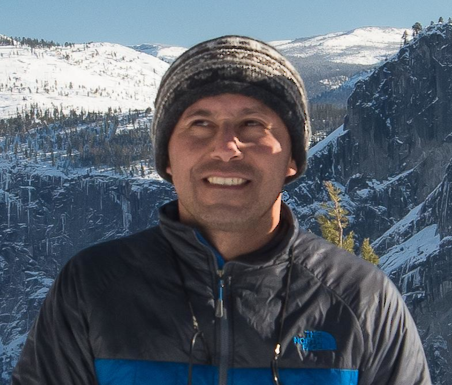 Rodrigo Fernandez headshot photo