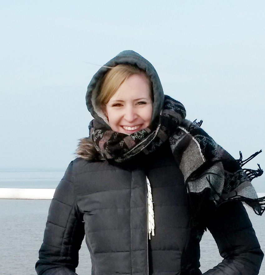 Lea Oeljeschlaeger headshot photo
