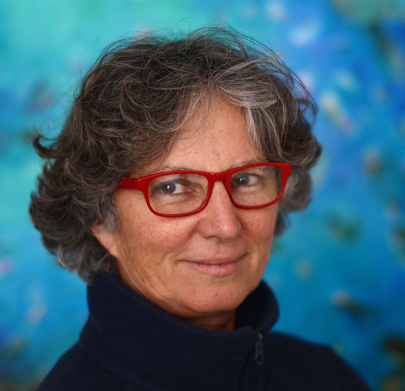Angela Rossen headshot