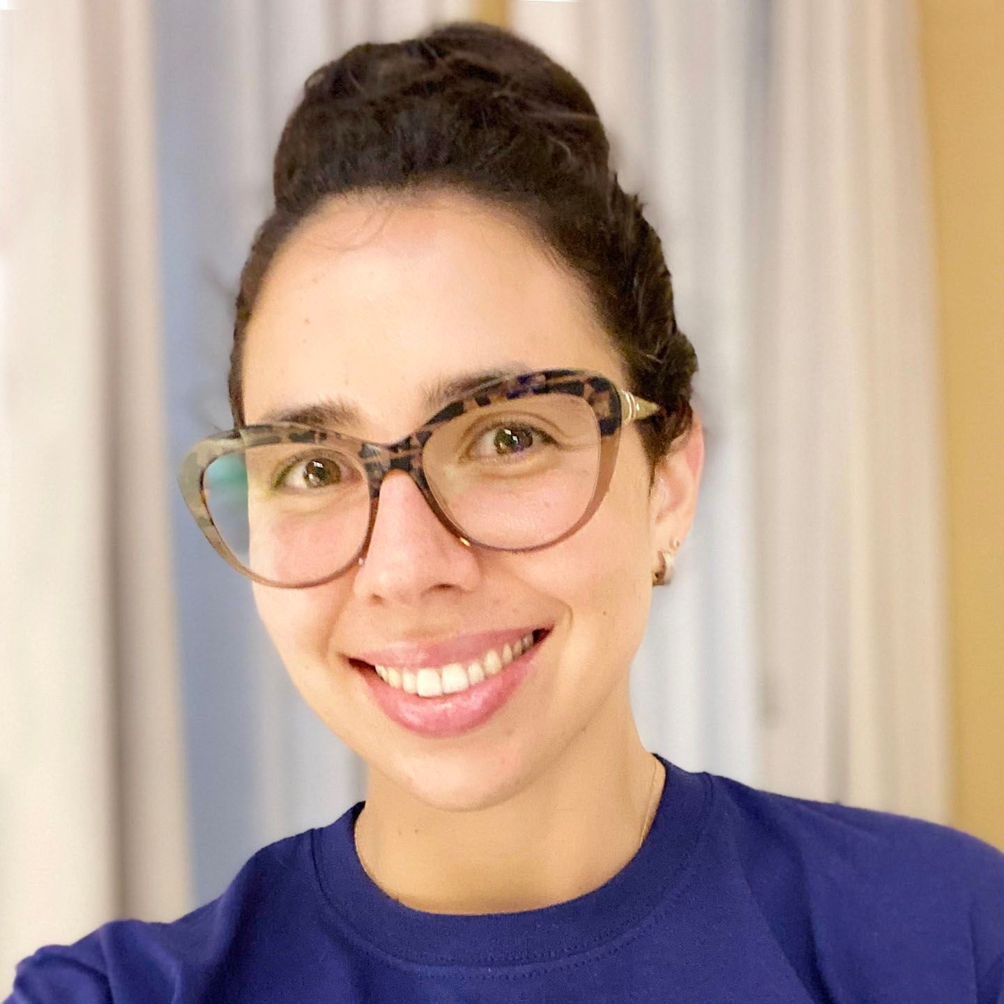 Roxana Gonzalez Contreras headshot photo