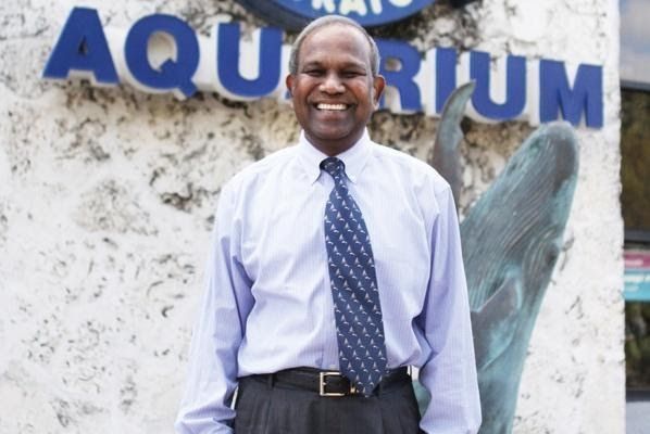 Dr. Kumar Mahadevan headshot photo