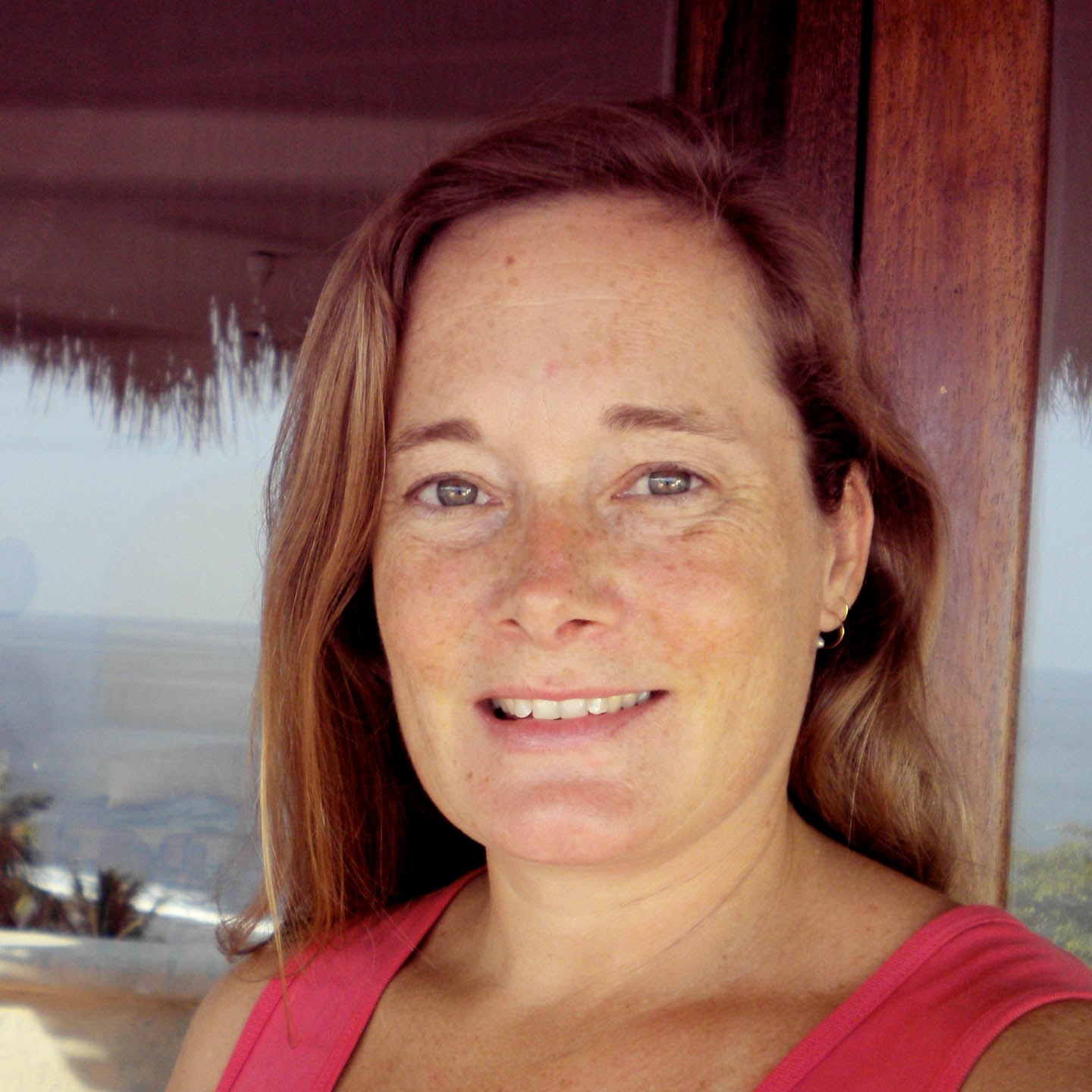 Jenny Waddell headshot photo
