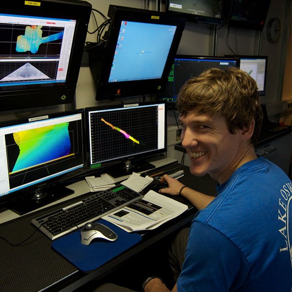 Miles Saunders headshot photo